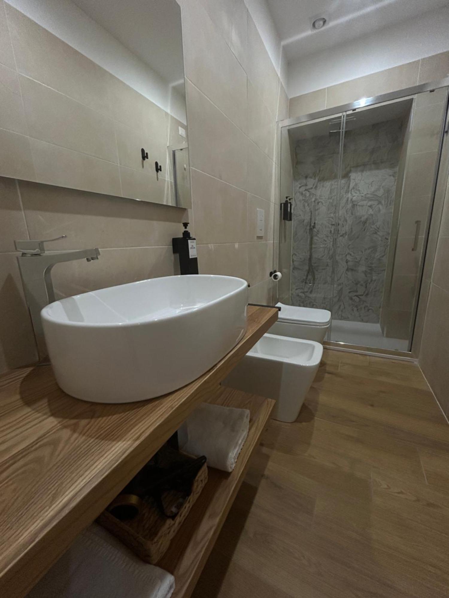 Somnia Luxury Rooms Неаполь Экстерьер фото