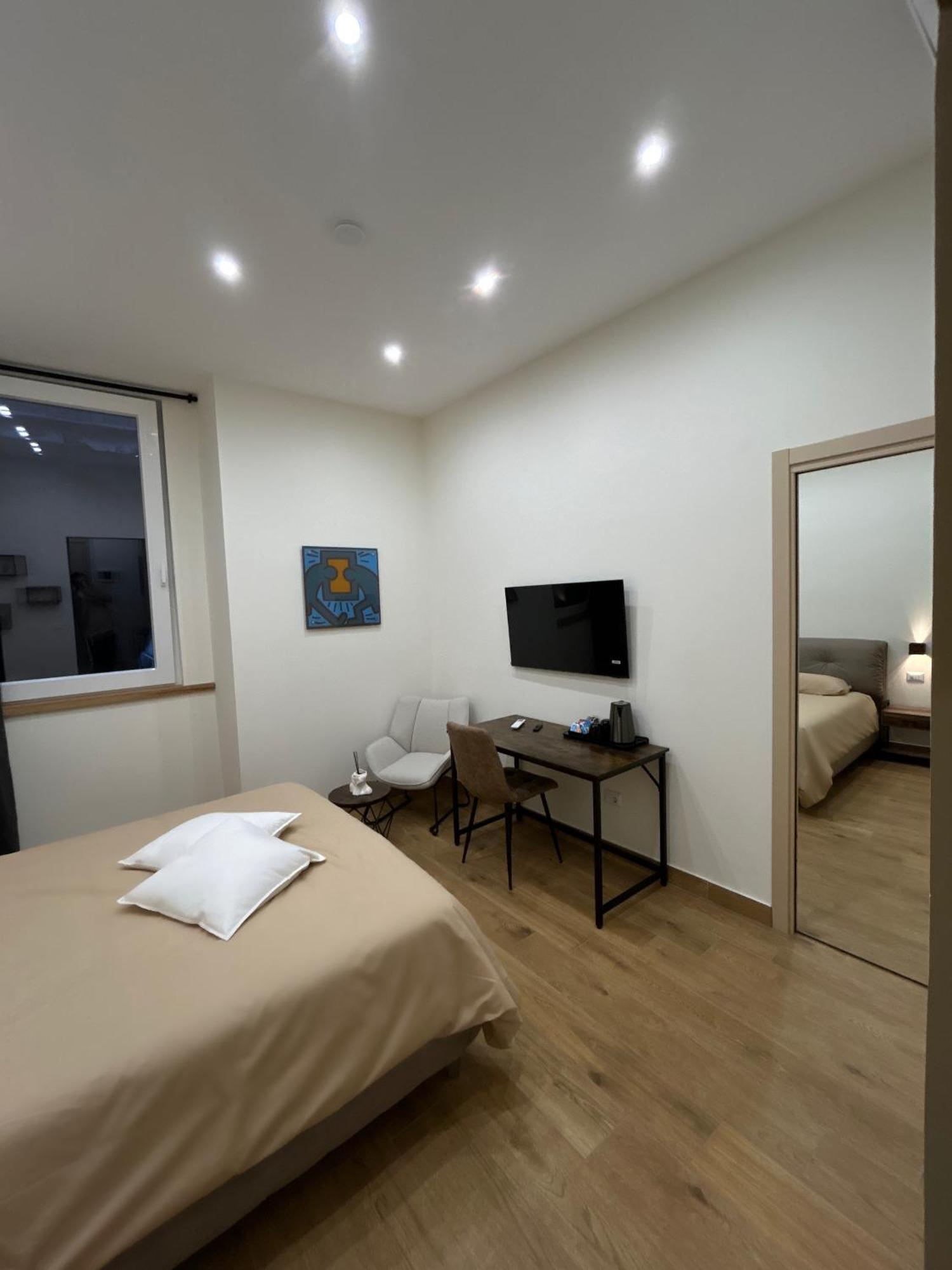 Somnia Luxury Rooms Неаполь Экстерьер фото