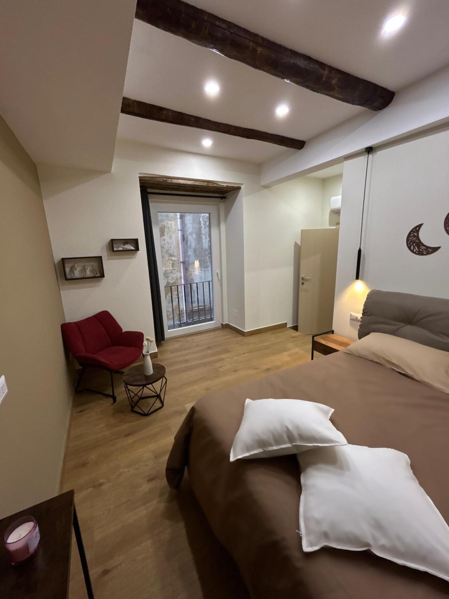 Somnia Luxury Rooms Неаполь Экстерьер фото