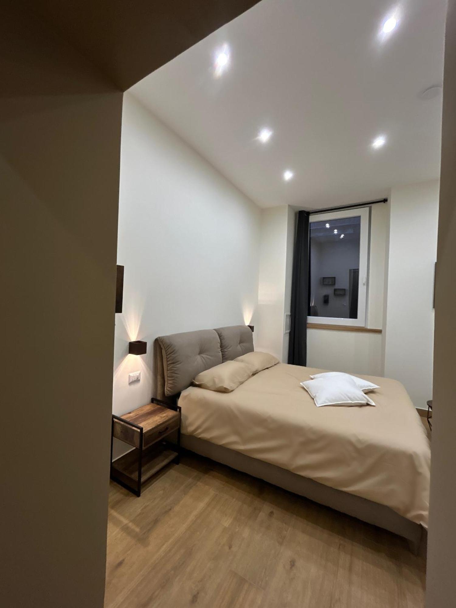Somnia Luxury Rooms Неаполь Экстерьер фото