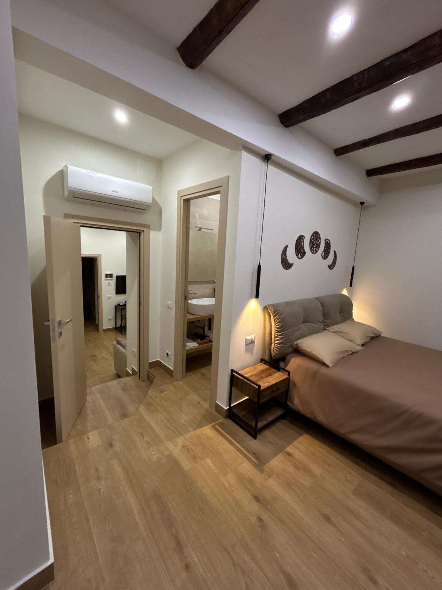 Somnia Luxury Rooms Неаполь Экстерьер фото
