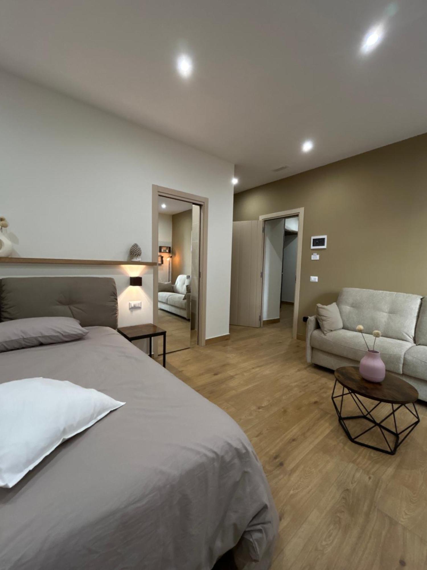 Somnia Luxury Rooms Неаполь Экстерьер фото